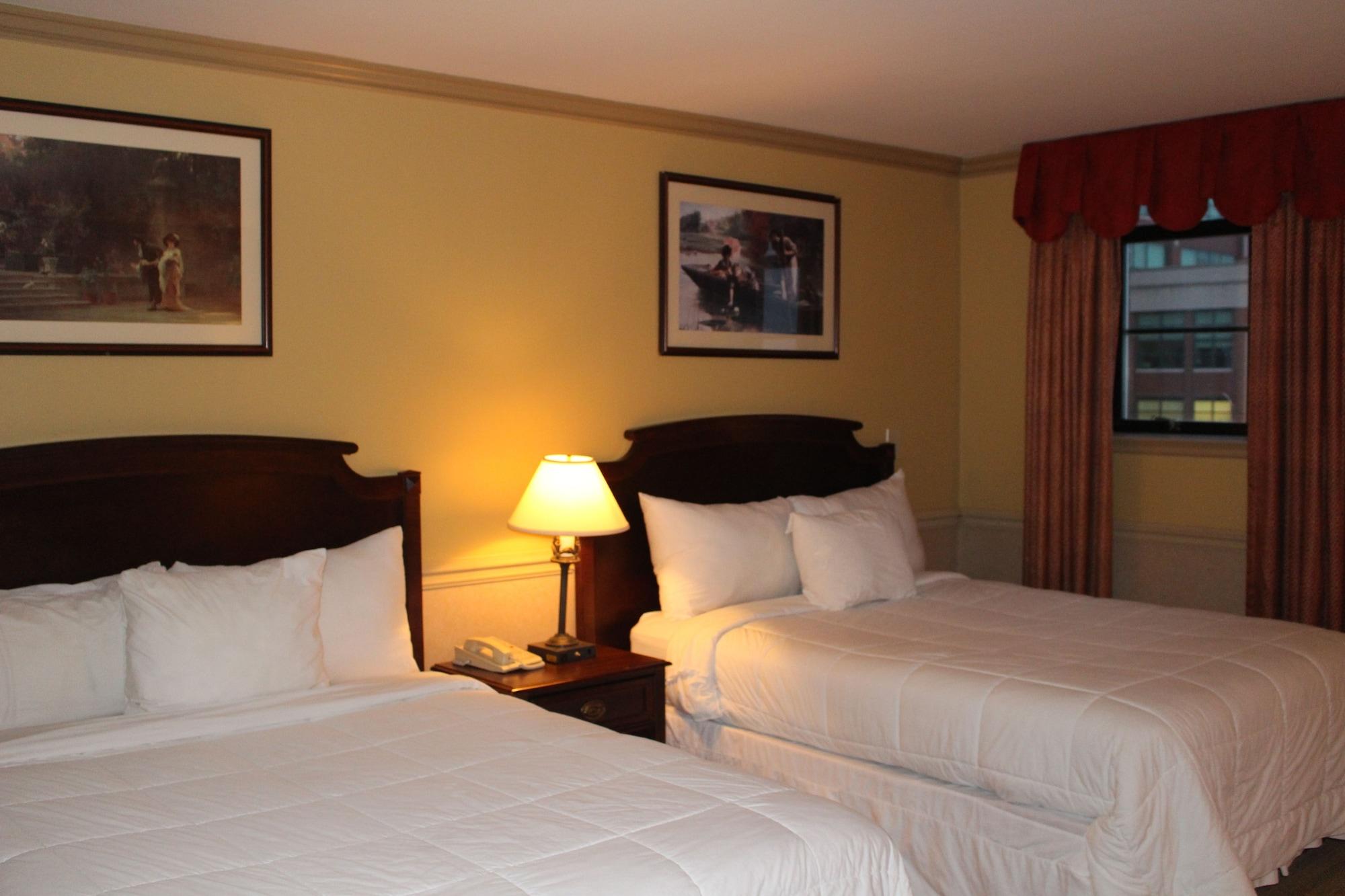 Roberts Riverwalk Urban Hotel 3*
