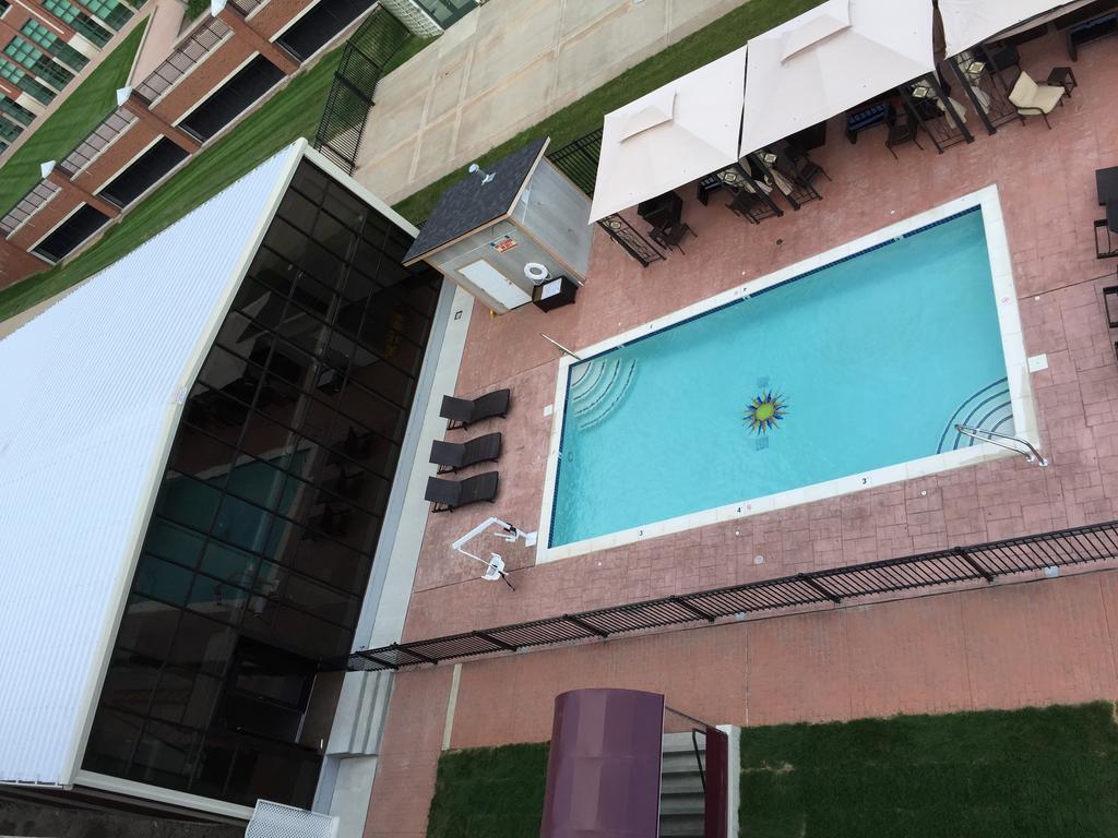 Hotel Roberts Riverwalk Urban