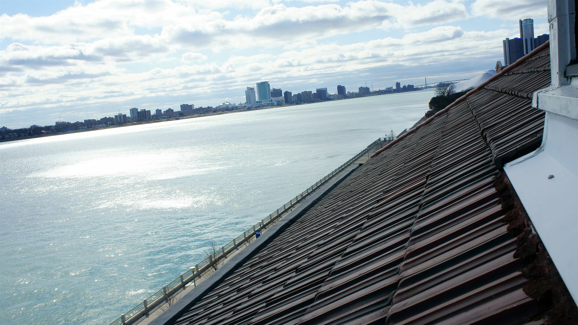 Roberts Riverwalk Urban Hotel Detroit