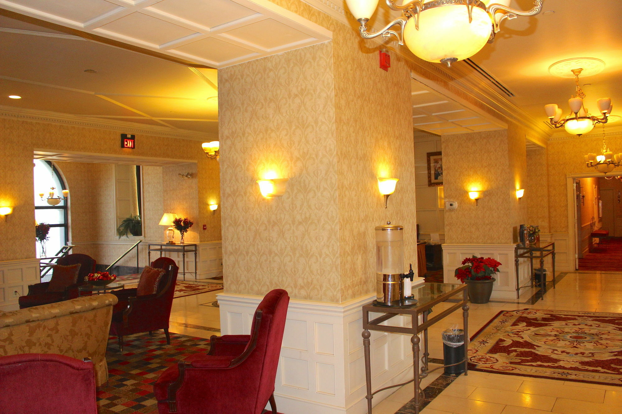 Roberts Riverwalk Urban Hotel Detroit