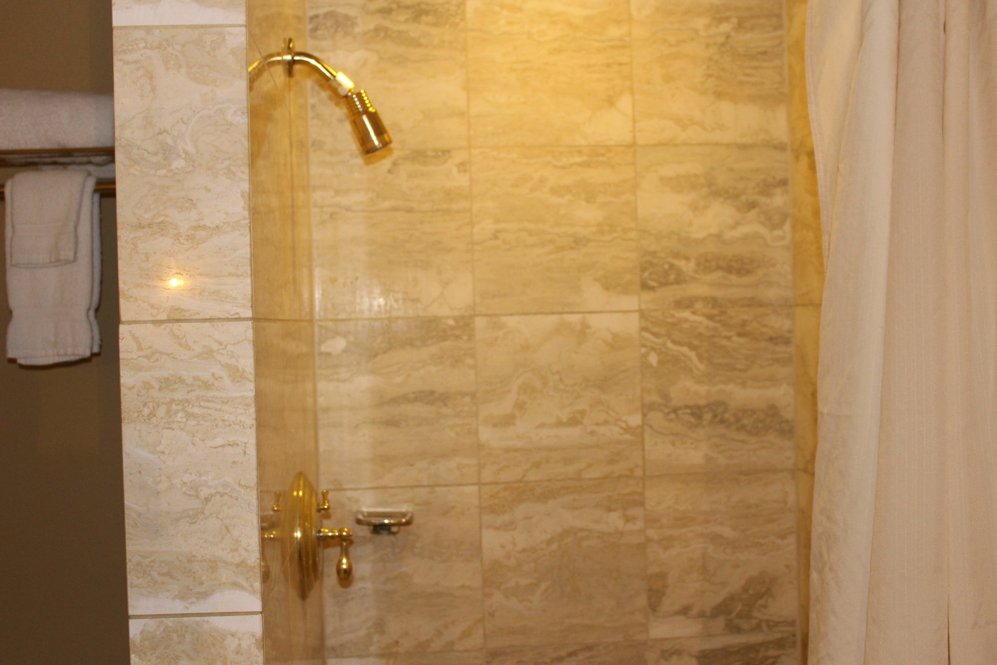 Roberts Riverwalk Urban 3* Detroit