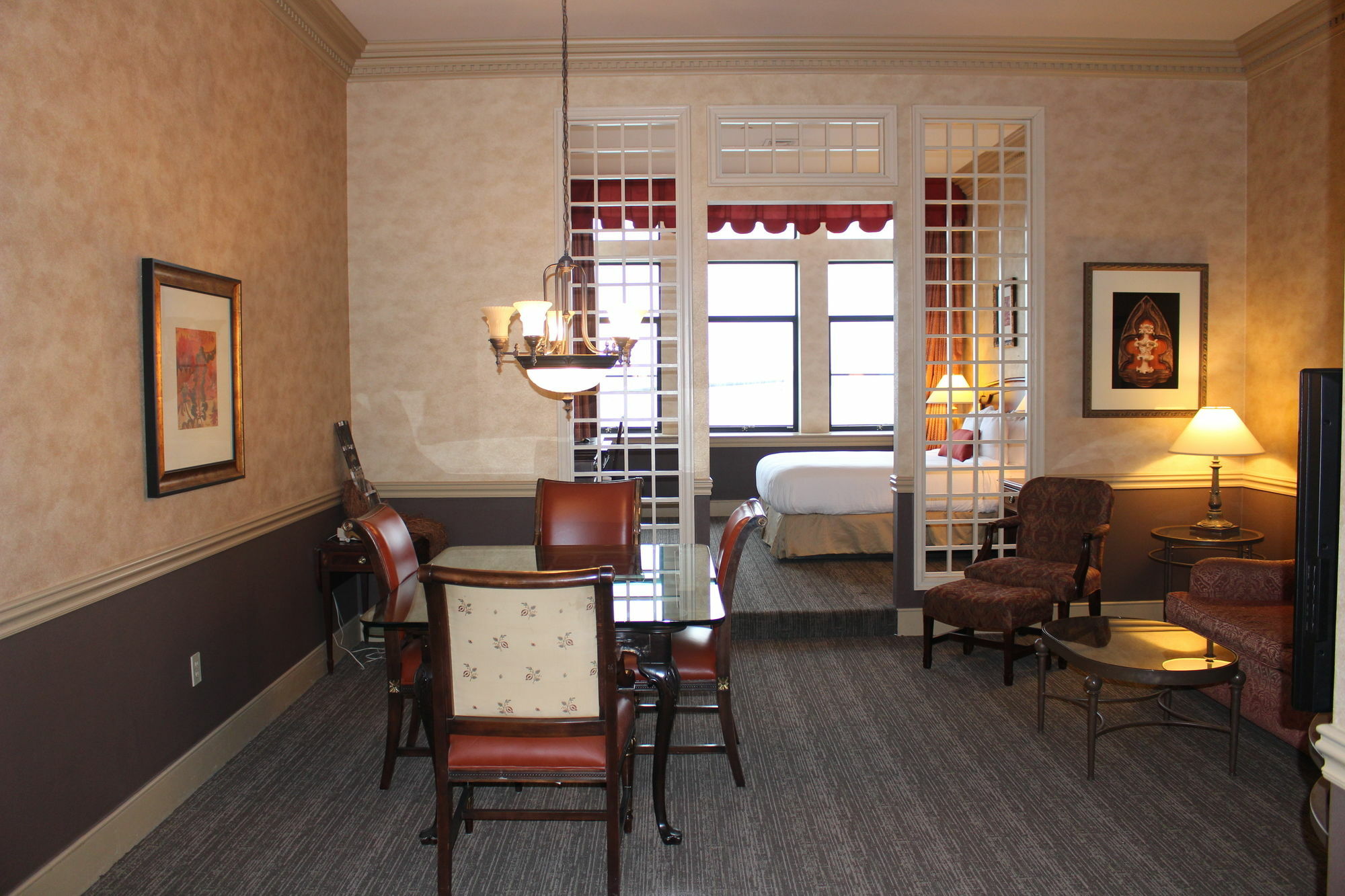 Hotel Roberts Riverwalk Urban